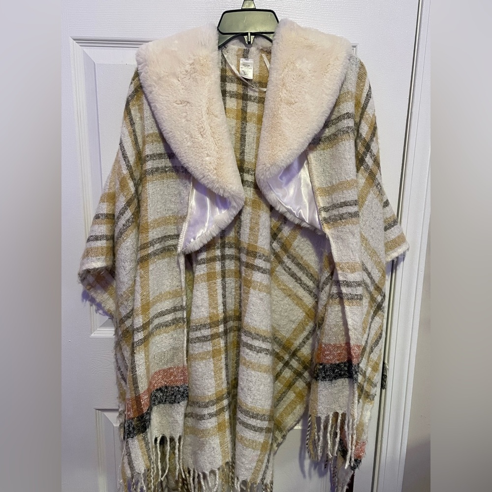 Plaid Women's Shaw with Faux Fur Collars